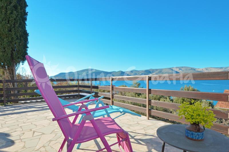Appartement  Palameta (Location vacances Croatie  > La région de Trogir et Split > Okrug Gornji)