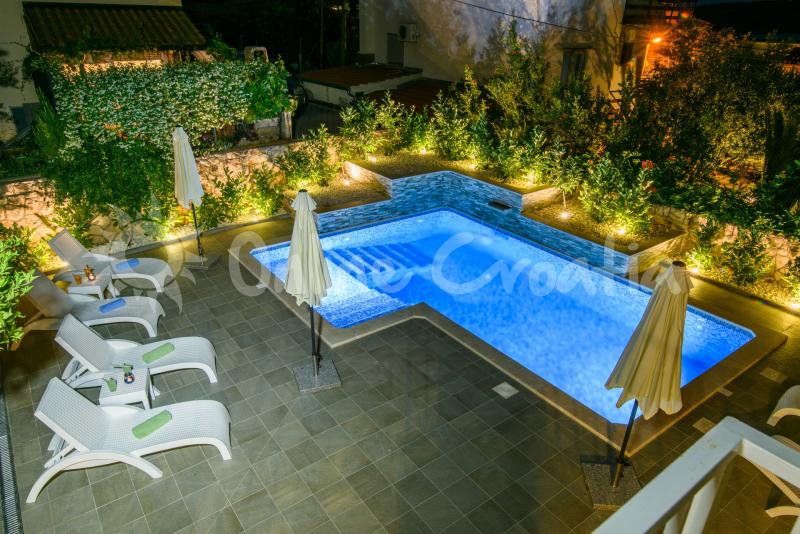 Apartman Dubravka 2A**** (Ubytovani Chorvatsko  Trogir i Split rivijera / Okrug Gornji)