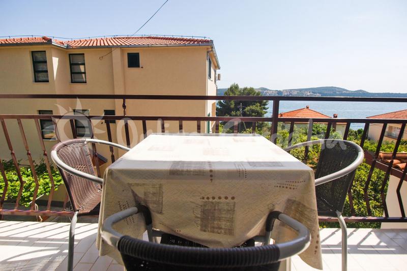 Appartement Ivanka 3 (Ferienwohnungen Kroatien  Riviera von Split und Trogir / Seget Donji)