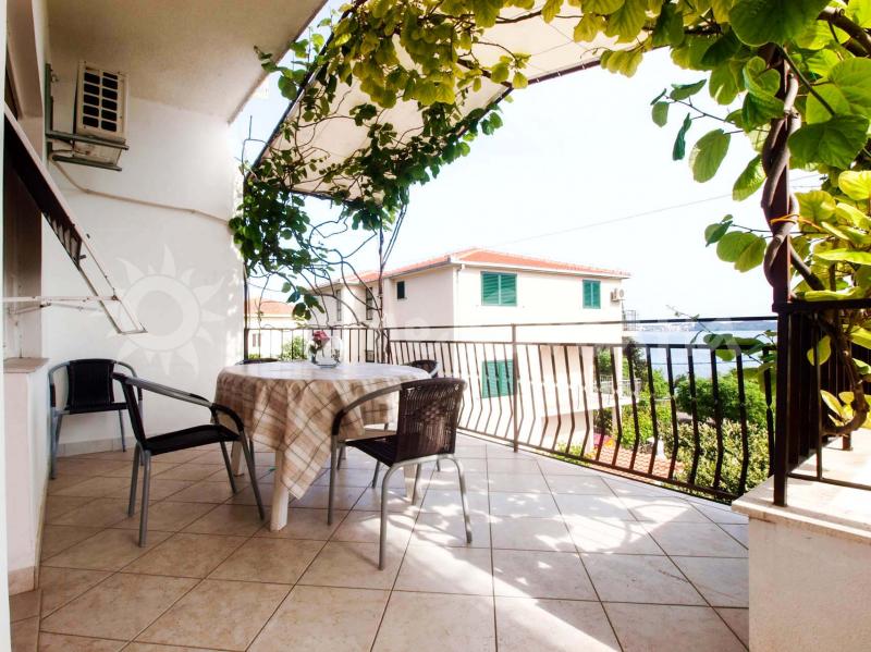 Appartement Ivanka 9 (Ferienwohnungen Kroatien  Riviera von Split und Trogir / Seget Donji)