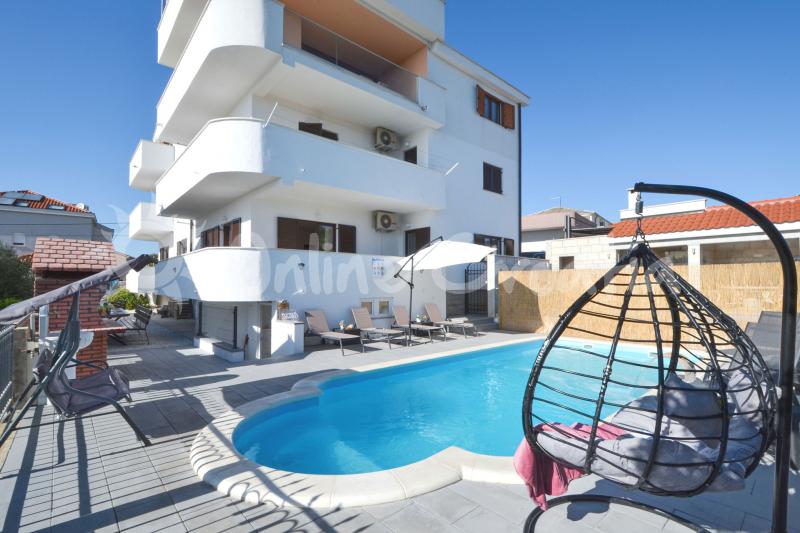 Apartment Damir 2 (Holiday Rentals Croatia  Trogir and Split area / Okrug gornji)