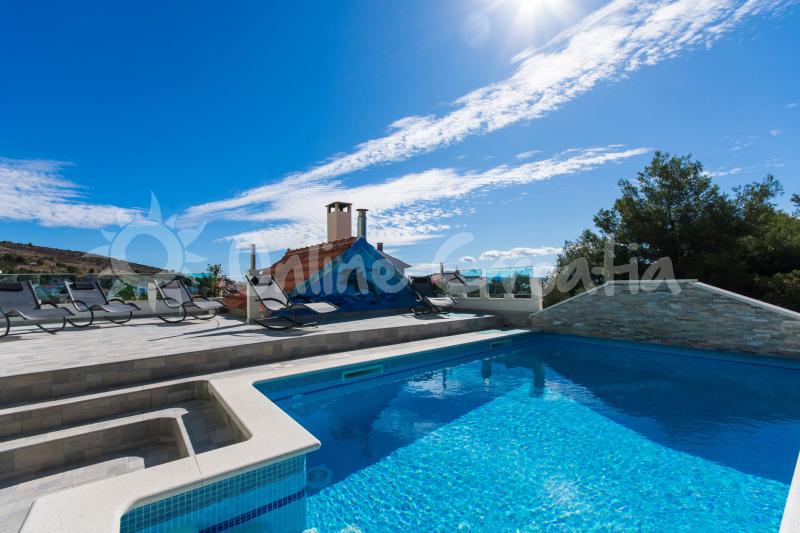 Apartment Nataly 3 (Holiday Rentals Croatia  > Trogir and Split area > Okrug Gornji)