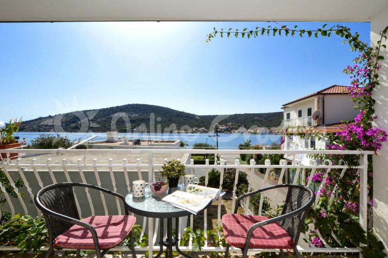 Apartman Nina 2 (Ubytovani Chorvatsko  Trogir i Split rivijera / Vinisce)