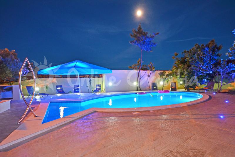Apartman Petra**** 4 (Ubytovani Chorvatsko  > Trogir a Splitská riviéra > Okrug Gornji)