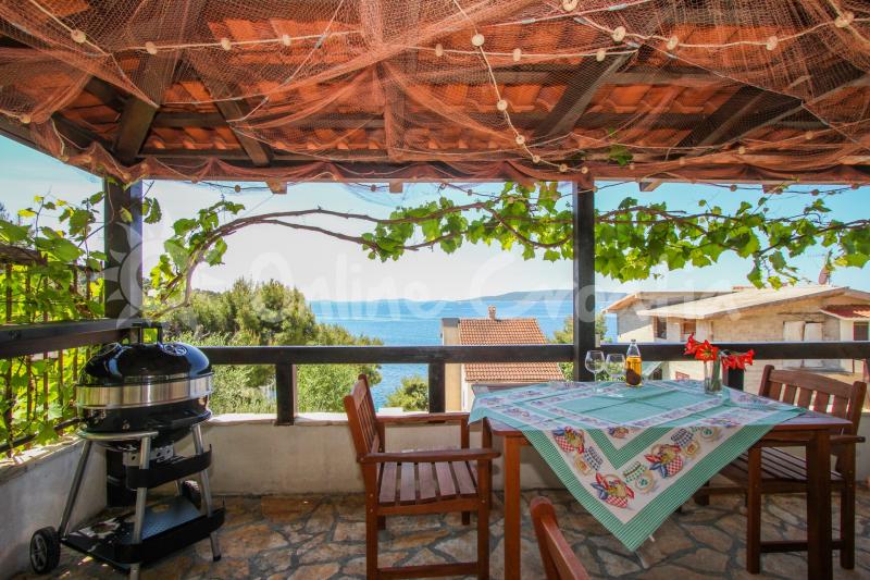 Apartment Dvoriste (Holiday Rentals Croatia  / Trogir and Split area / Okrug Donji)