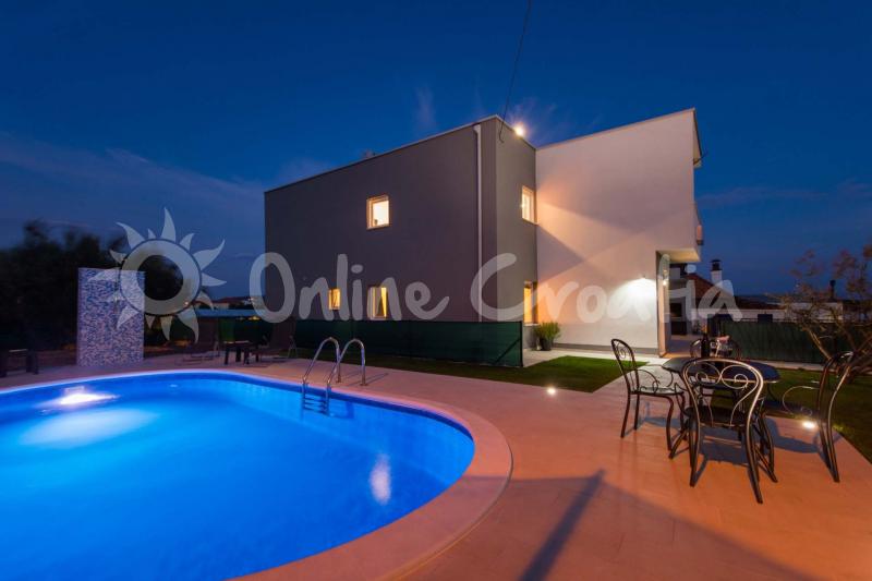 Apartment Villa Venera with private pool